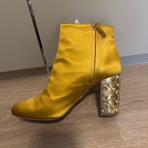 Aquazzura Yellow Heeled Boots with Gem Embellishments size 40.5 (10.5 US)